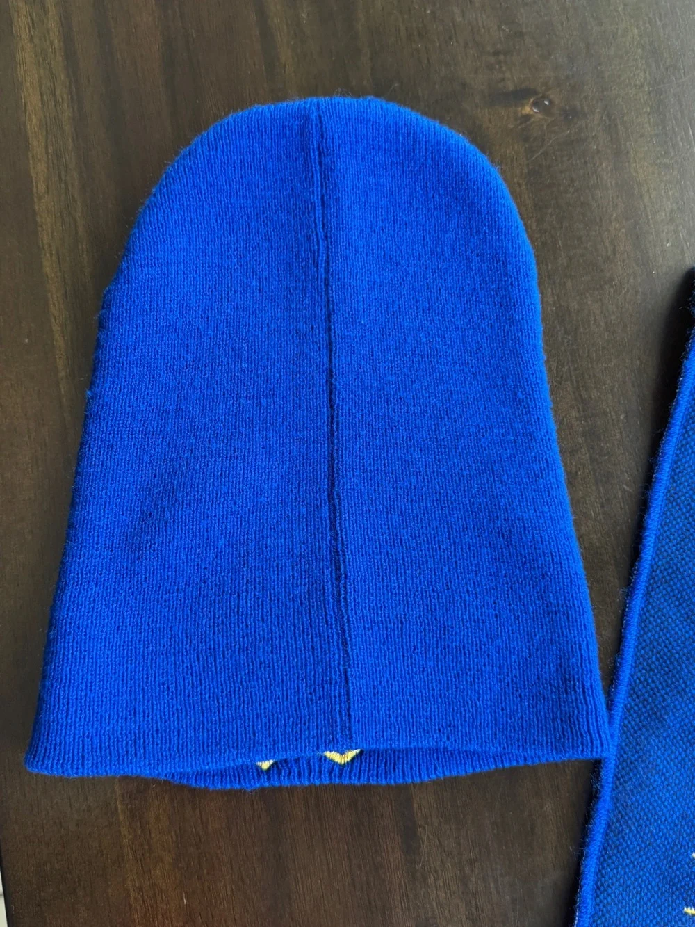 Boca Juniors Soccer Winter Hat & Scarf Set – Excellent Condition